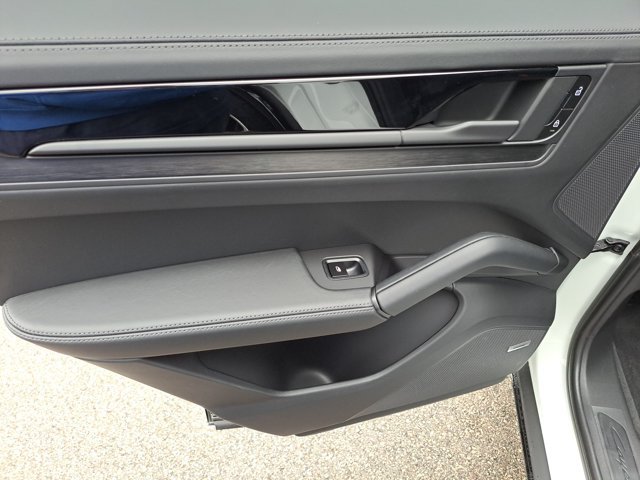New 2026 Porsche Cayenne GTS AWD/4WD image 21