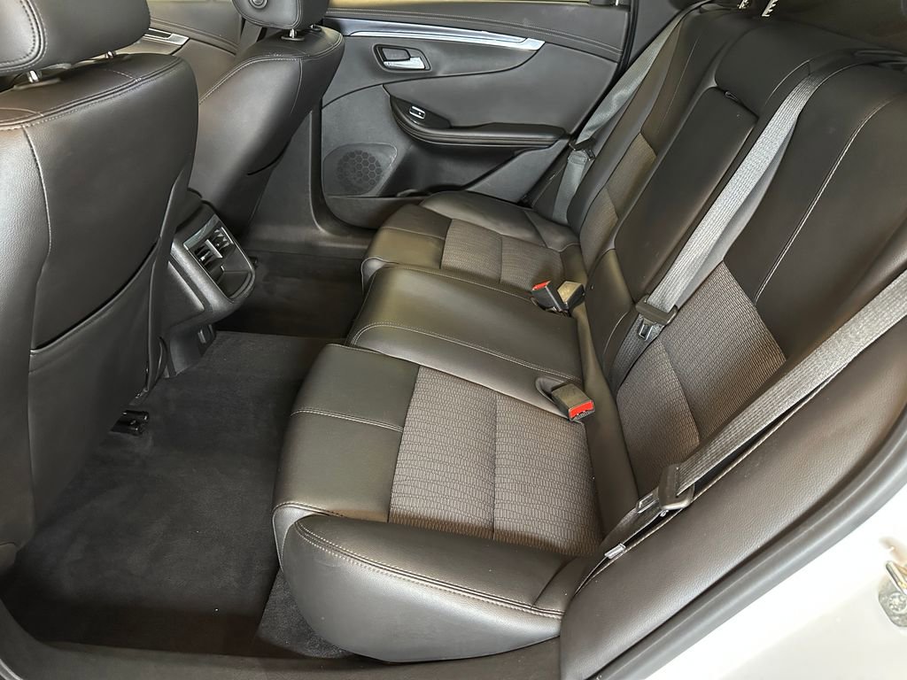 Used 2019 Chevrolet Impala LT FWD image 19