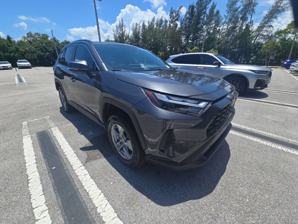 Used 2024 Toyota RAV4 XLE AWD/4WD image 3