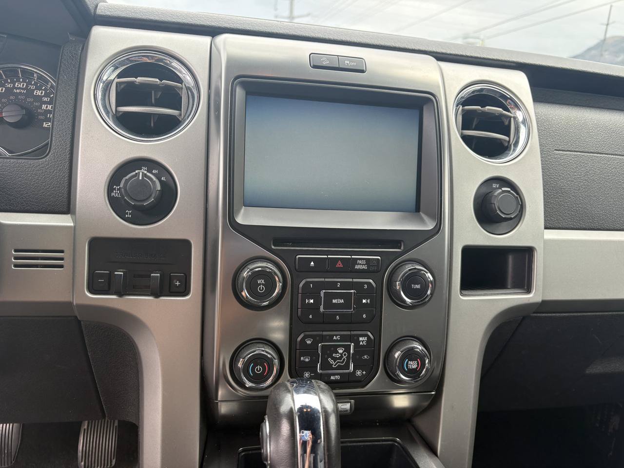 Used 2014 Ford F150 FX4 w/ Equipment Group 402A Luxury AWD/4WD image 11