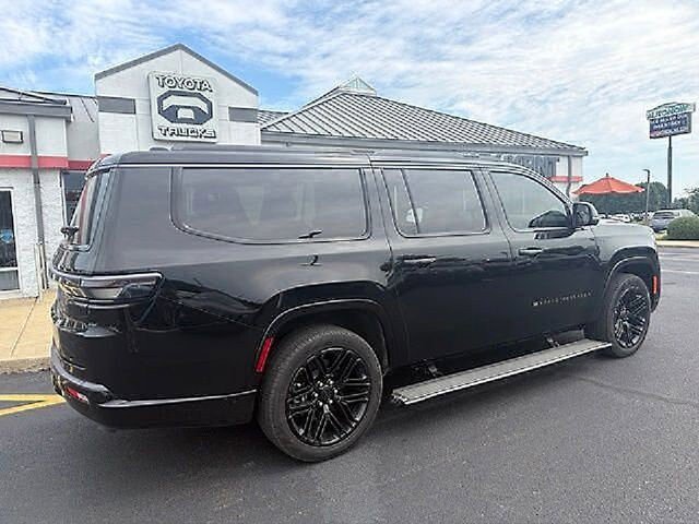 Used 2026 Jeep Grand Wagoneer L Limited AWD/4WD image 16