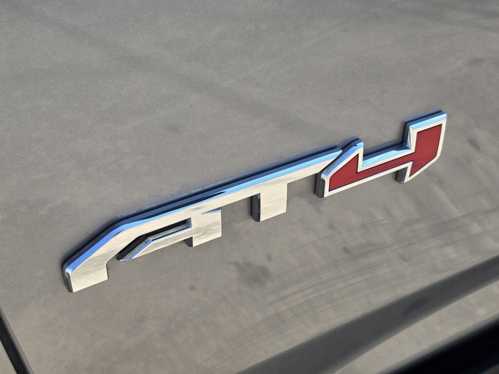 Used 2024 GMC Yukon AT4 w/ AT4 Premium Package AWD/4WD image 12