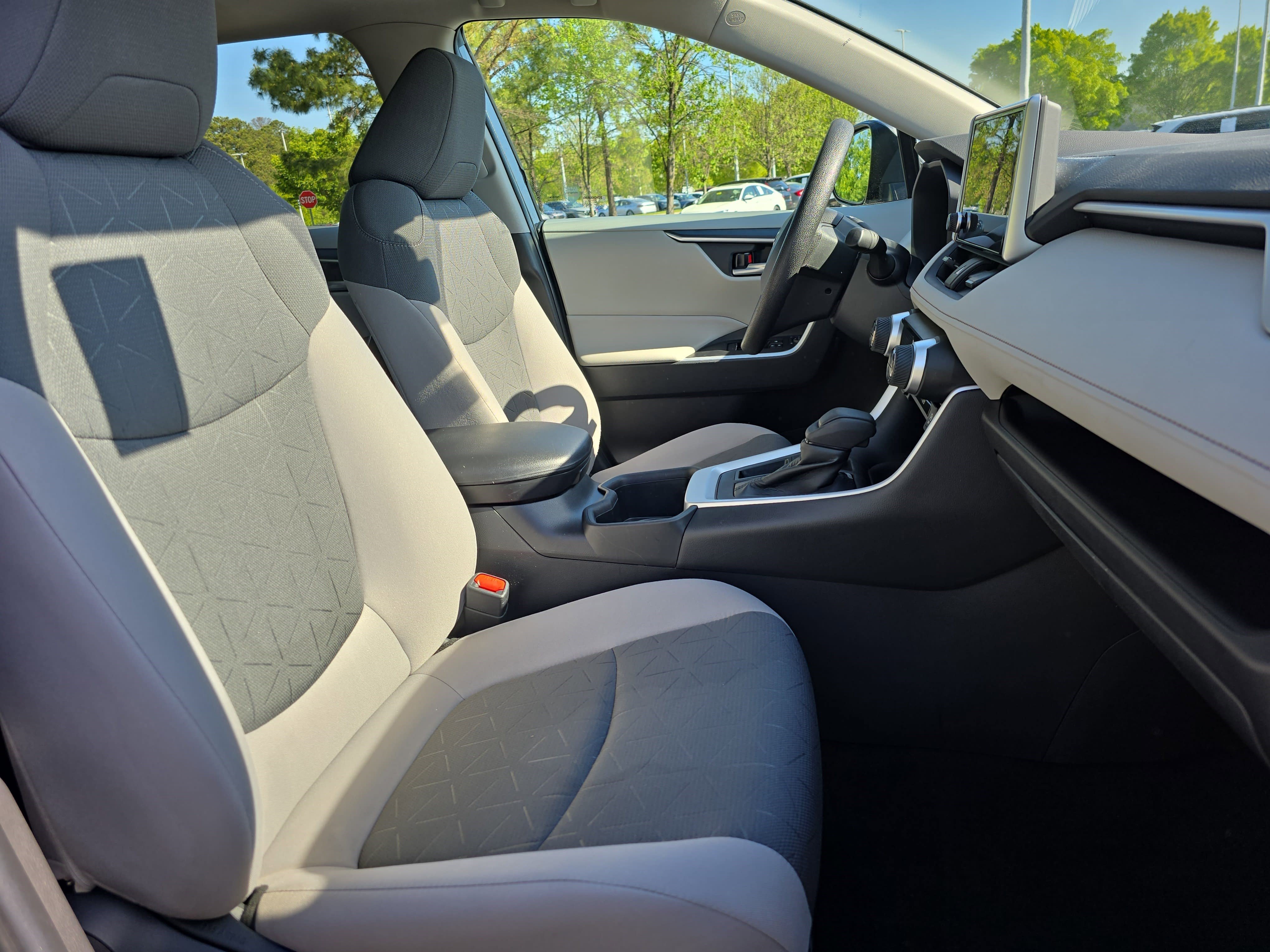 Used 2023 Toyota RAV4 XLE w/ Convenience Package FWD image 10