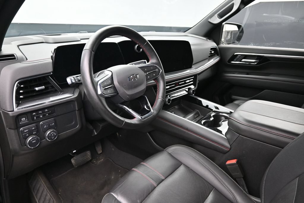 Used 2025 Chevrolet Suburban RST w/ Comfort Package AWD/4WD image 15