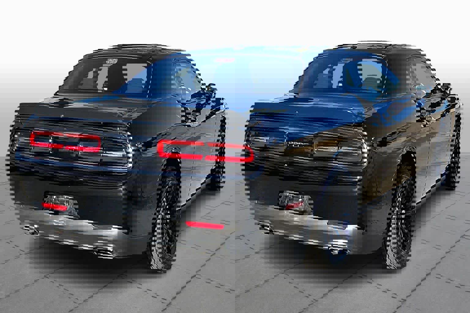 Used 2023 Dodge Challenger SXT image 11