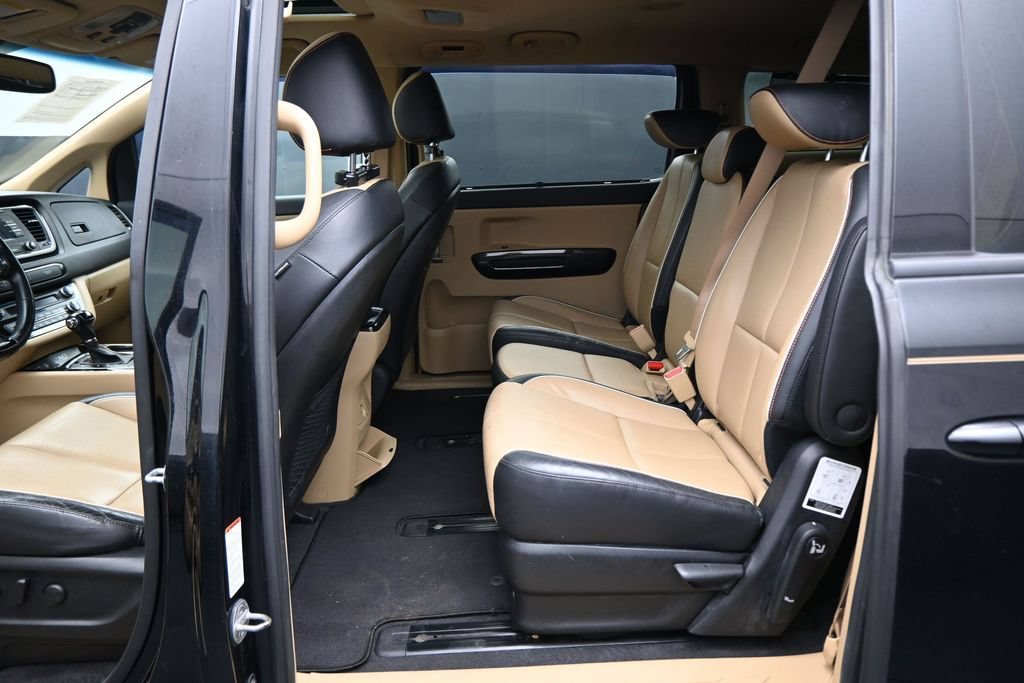 Used 2016 Kia Sedona EX FWD image 25