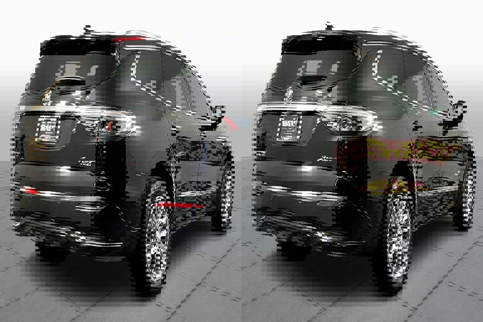 Certified 2023 Buick Enclave Avenir w/ Avenir Technology Package image 10