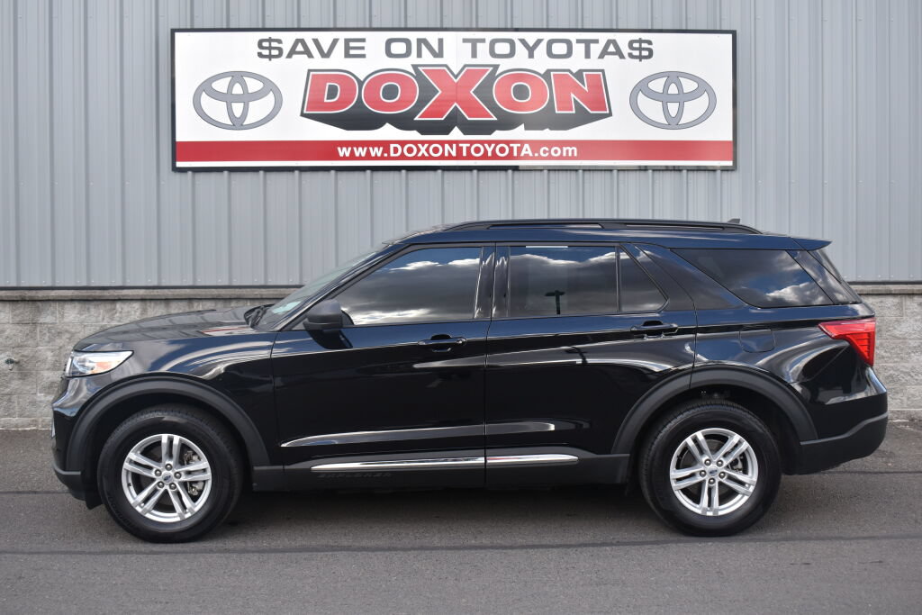 Used 2024 Ford Explorer XLT w/ Equipment Group 202A AWD/4WD image 4