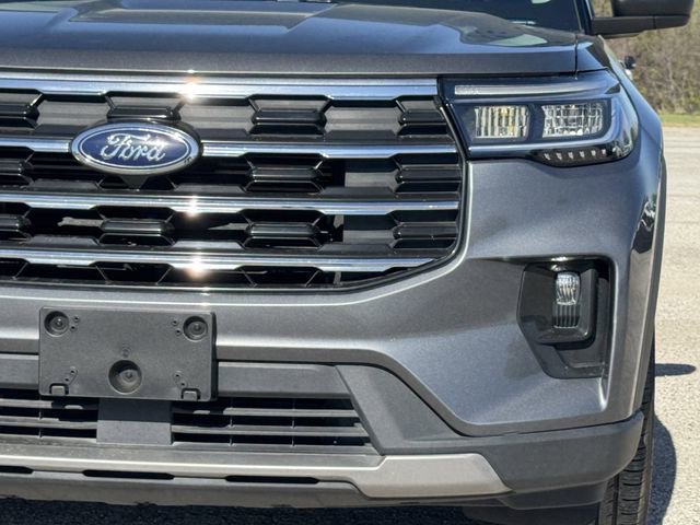 Used 2025 Ford Explorer Active w/ Active Comfort Package image 8