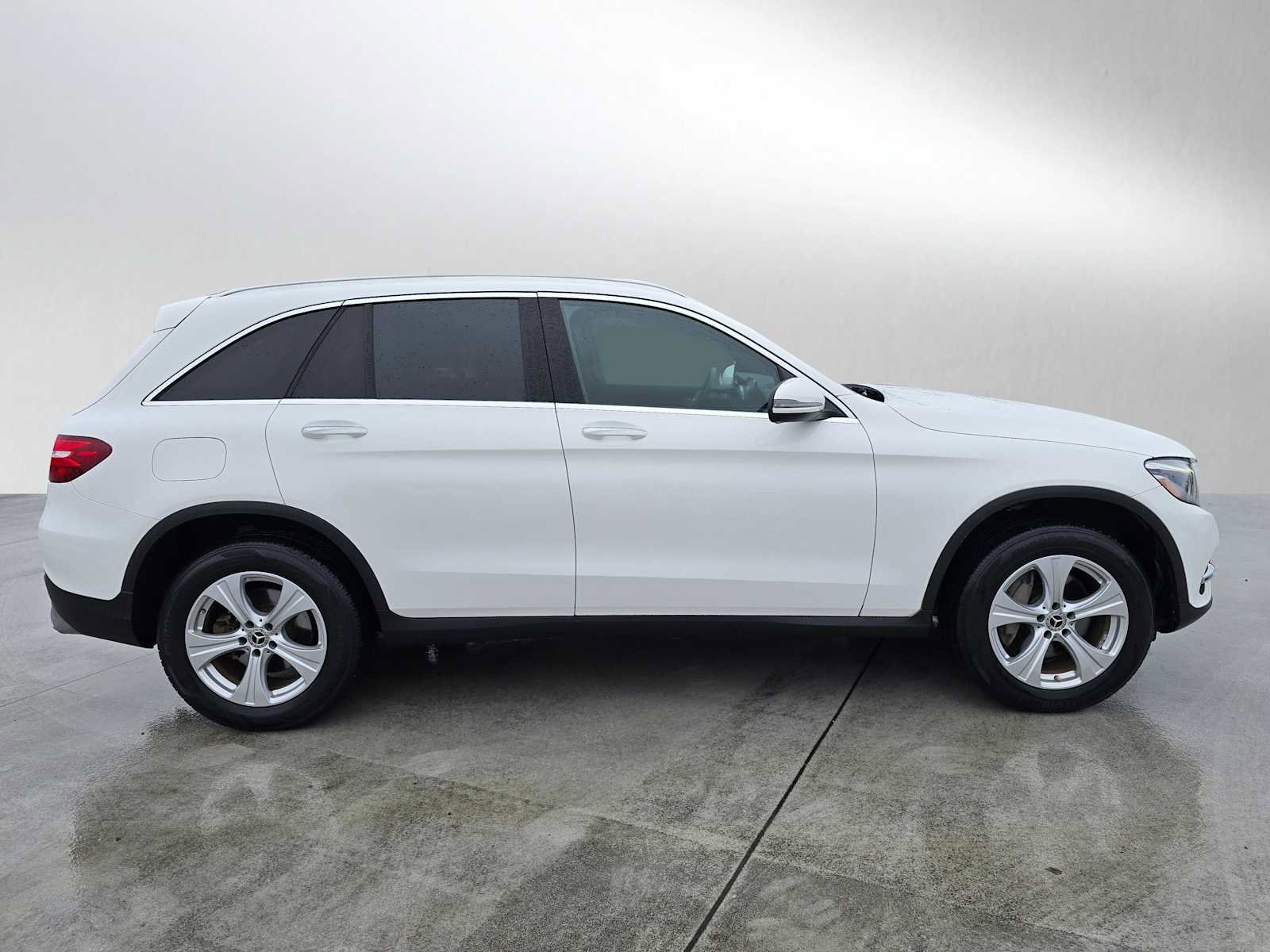 Used 2017 Mercedes-Benz GLC 300 4MATIC image 8