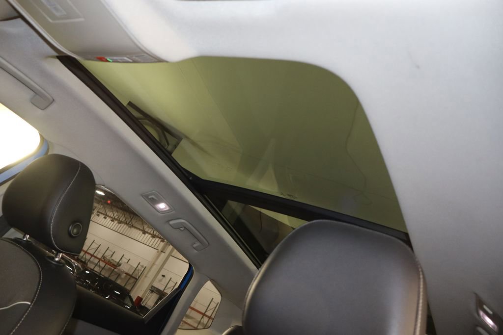 Used 2023 Volkswagen Taos SE w/ Panoramic Sunroof Package image 25