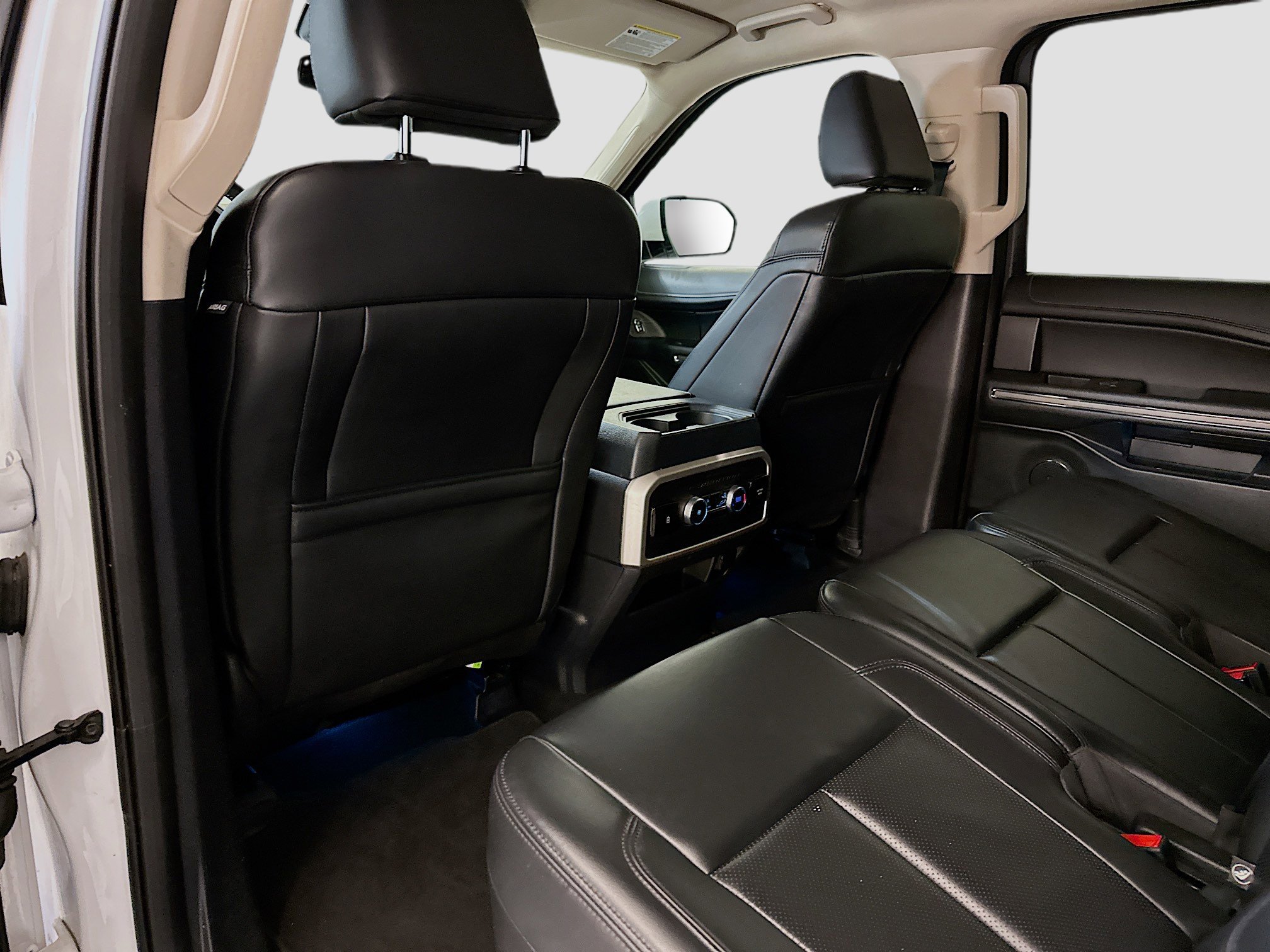 Used 2024 Ford Expedition XLT image 28