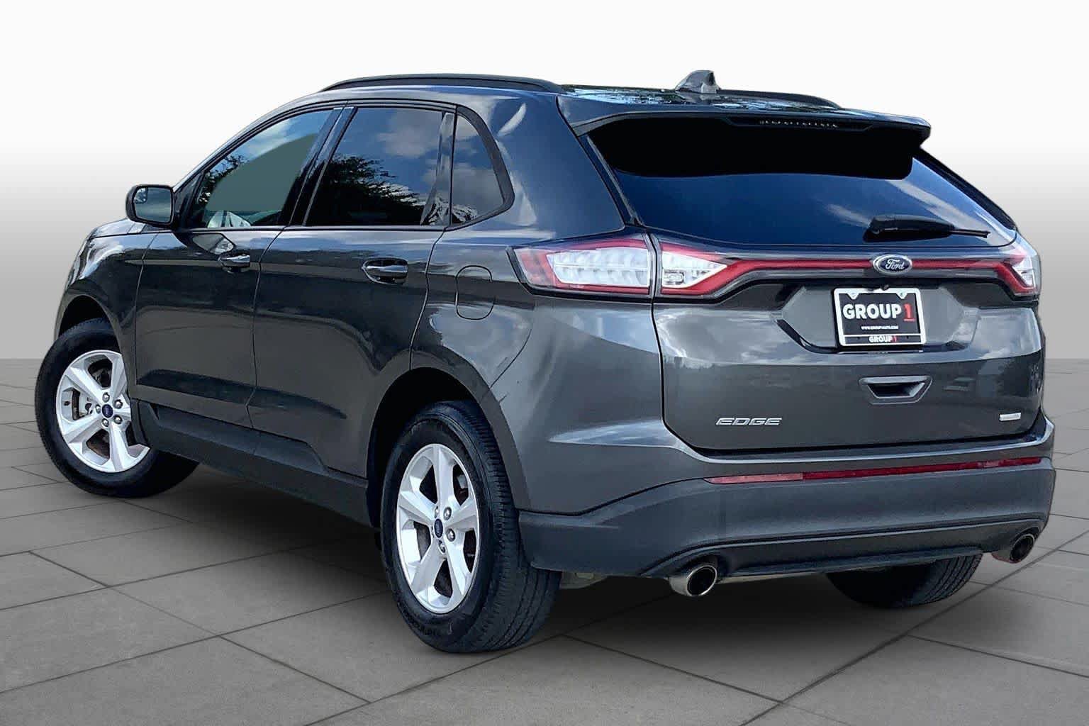 Used 2018 Ford Edge SE FWD image 11