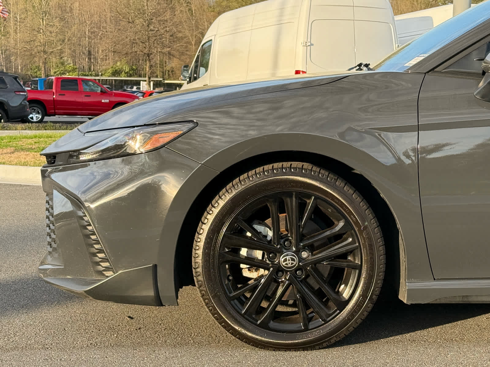 Used 2025 Toyota Camry SE image 11