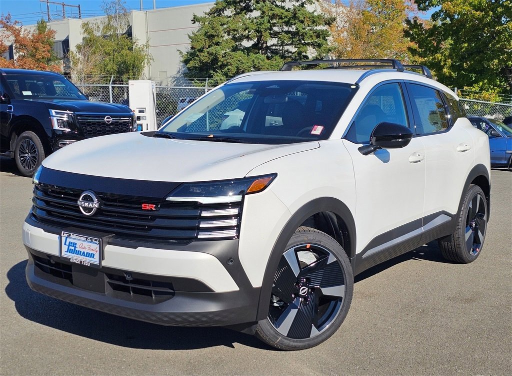 New 2026 Nissan Kicks SR w/ Cold Weather Package