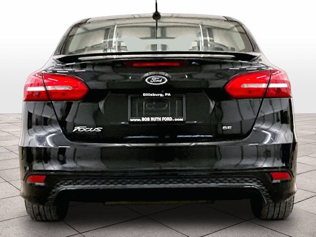 Used 2015 Ford Focus SE w/ SE Sport Package FWD image 5