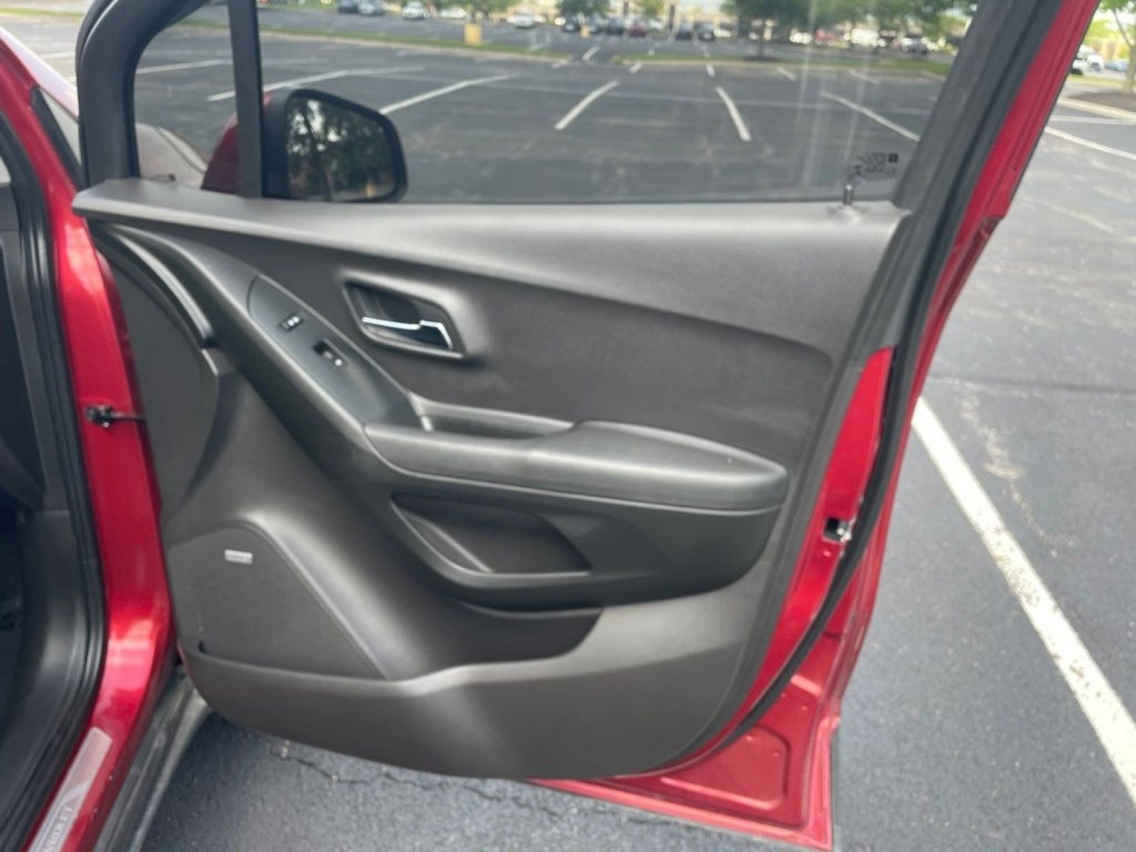 Used 2018 Chevrolet Trax Premier FWD image 18