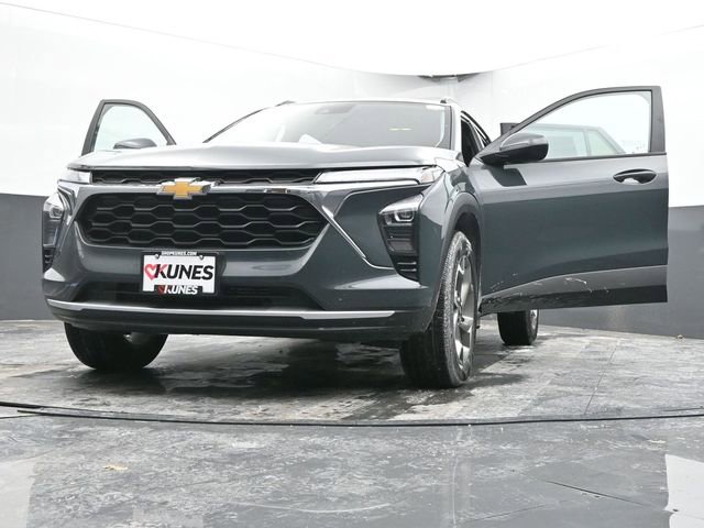 Used 2025 Chevrolet Trax LT image 67