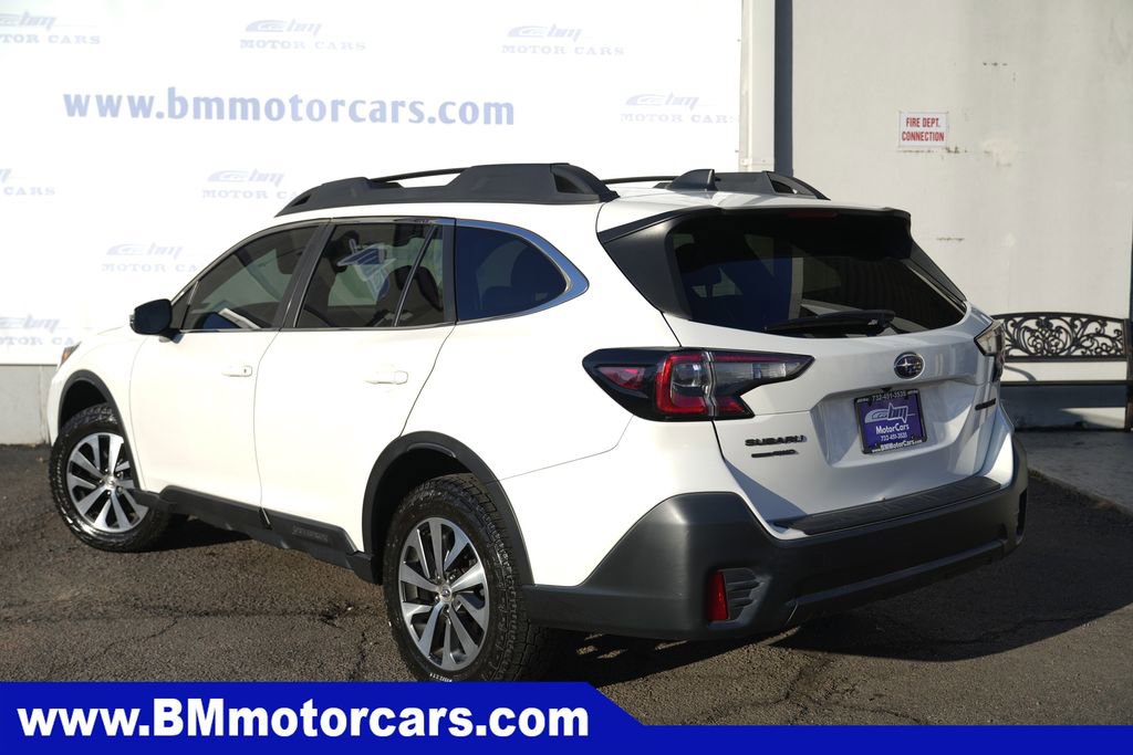 Used 2022 Subaru Outback Premium AWD/4WD image 4