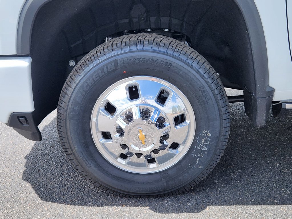 New 2026 Chevrolet Silverado 3500 High Country w/ High Country Premium Package AWD/4WD image 6