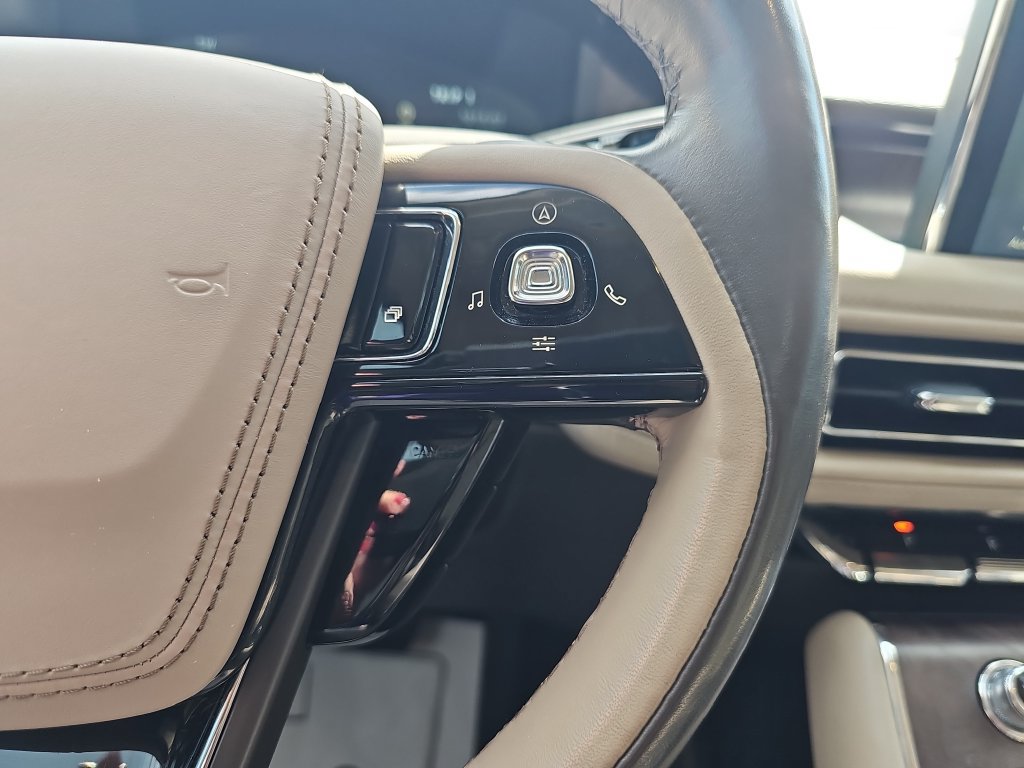Used 2022 Lincoln Aviator Reserve w/ Equipment Group 201A AWD/4WD image 18
