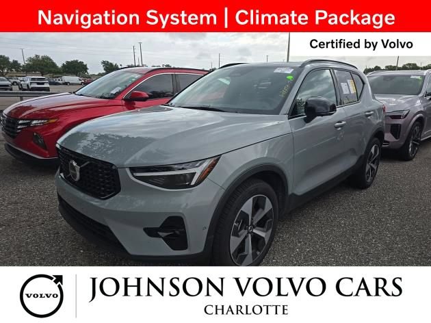 Used 2026 Volvo XC40 B5 Plus AWD/4WD image 3