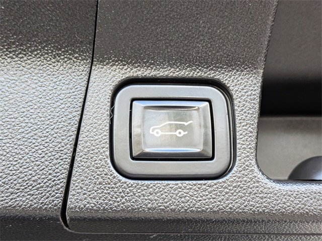 Used 2022 GMC Acadia Denali w/ Denali Technology Package image 12