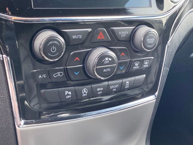 Used 2022 Jeep Grand Cherokee Limited w/ Trailer Tow Group IV image 12