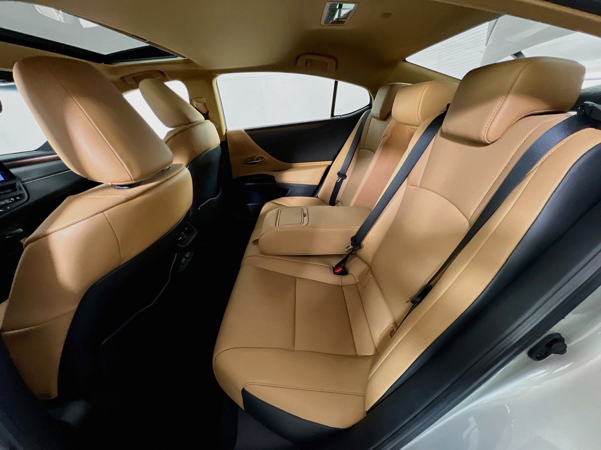 Used 2024 Lexus ES 350 w/ Premium Package FWD image 24