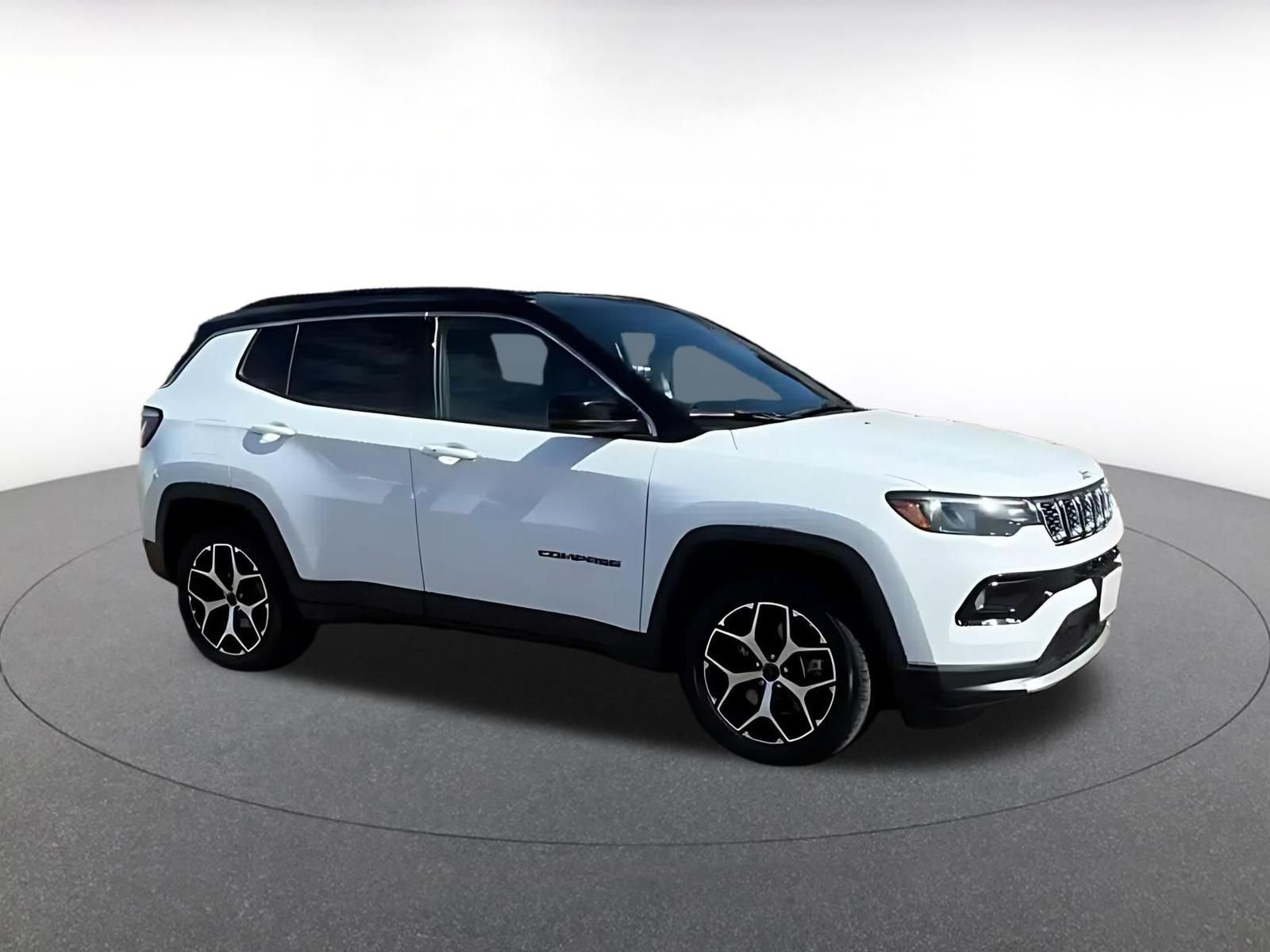 Used 2025 Jeep Compass Limited AWD/4WD image 2