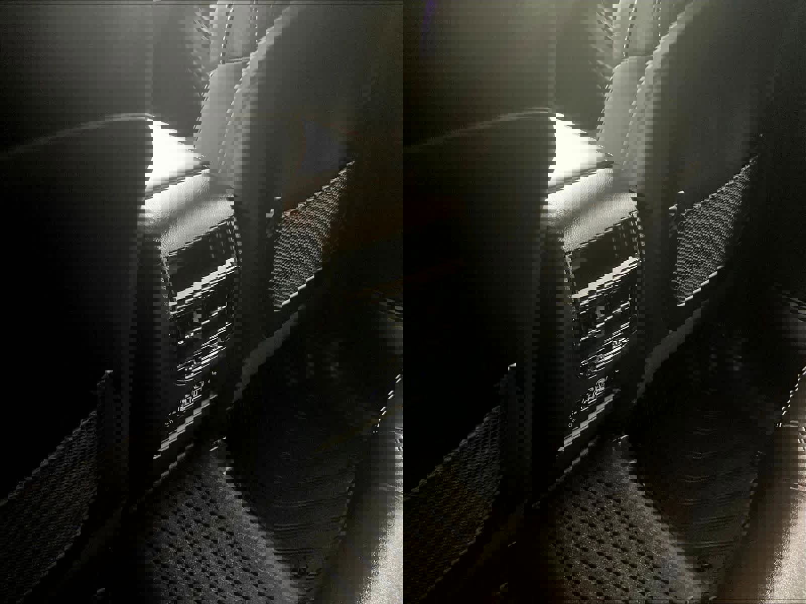 Used 2024 Jeep Grand Cherokee Limited image 28