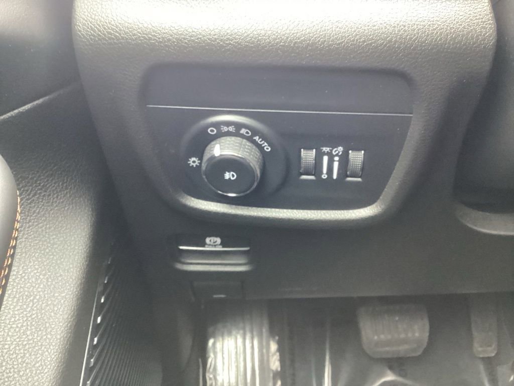 Used 2022 Jeep Grand Cherokee Summit w/ Adv Protech Group IV image 30