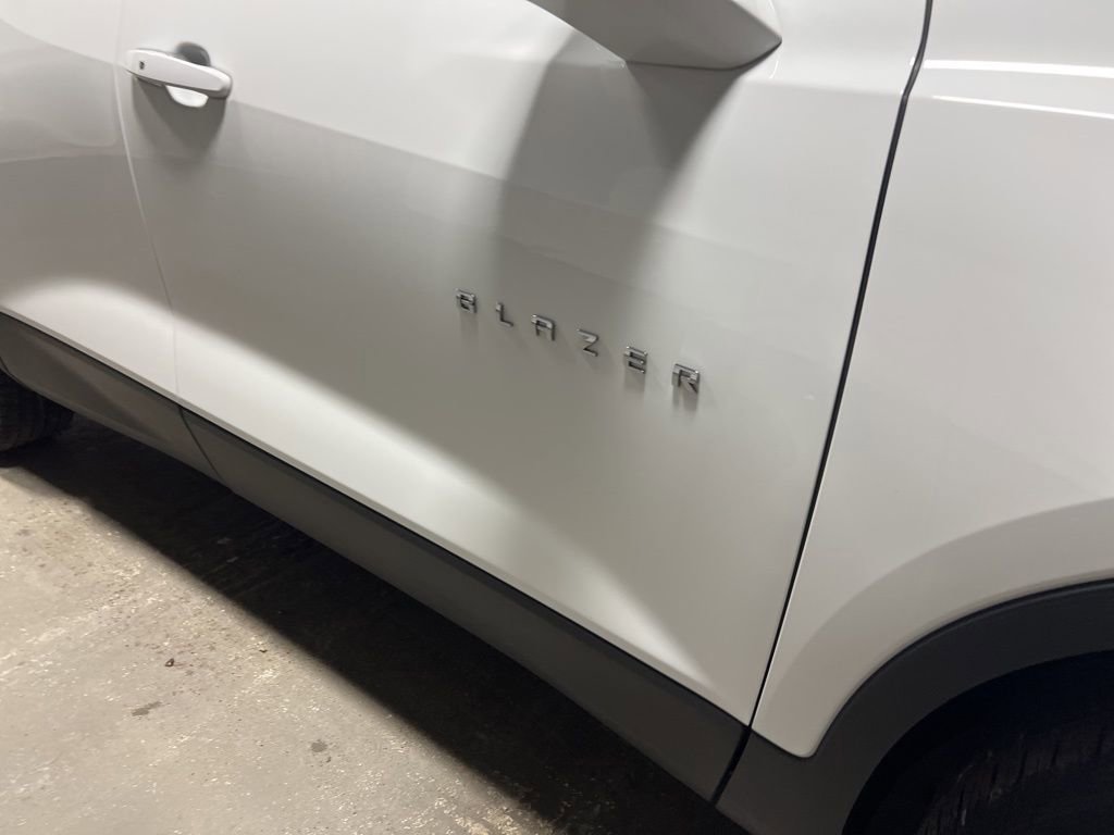 Used 2025 Chevrolet Blazer LT image 9