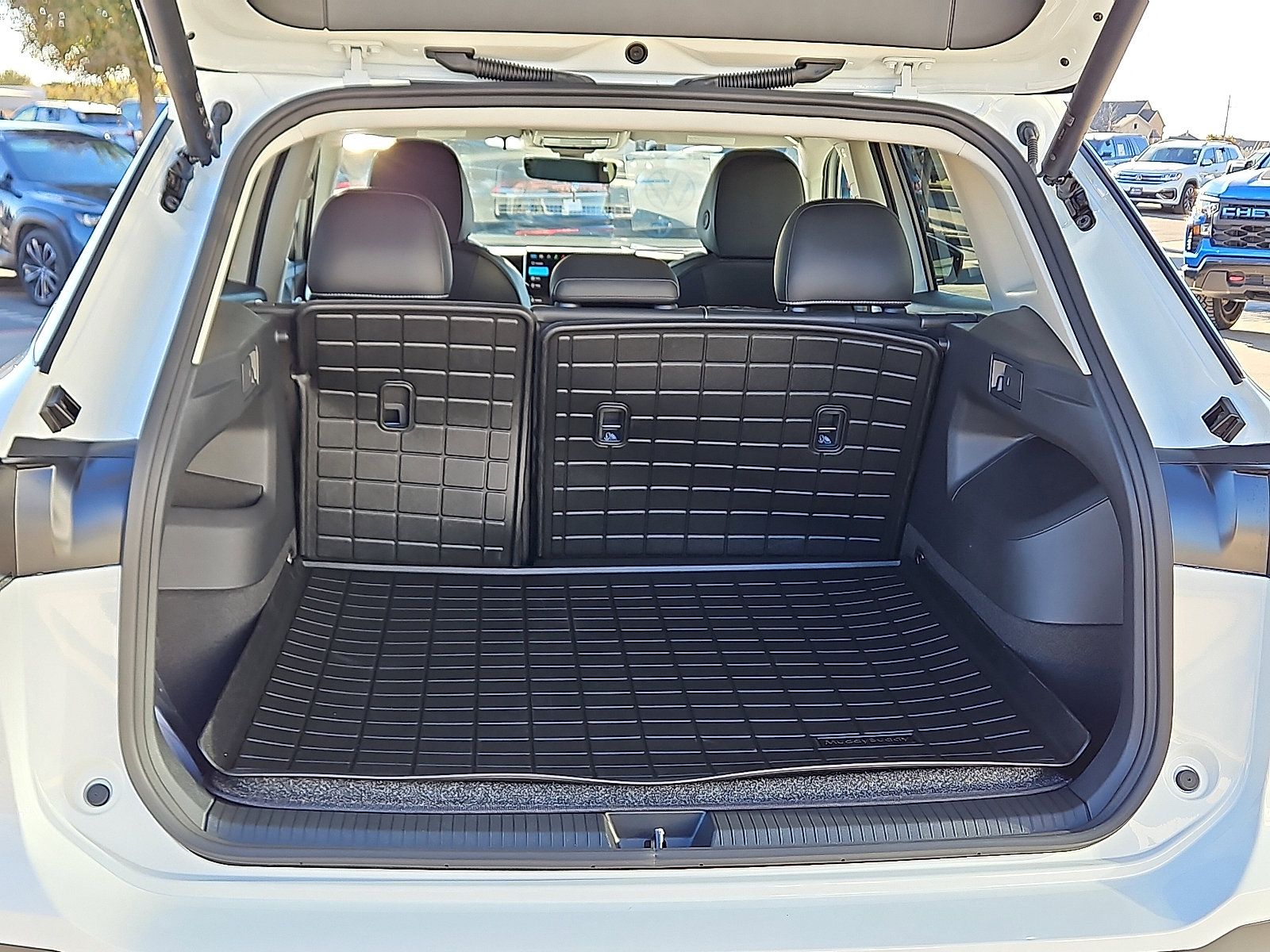 New 2026 Volkswagen Tiguan SE image 7