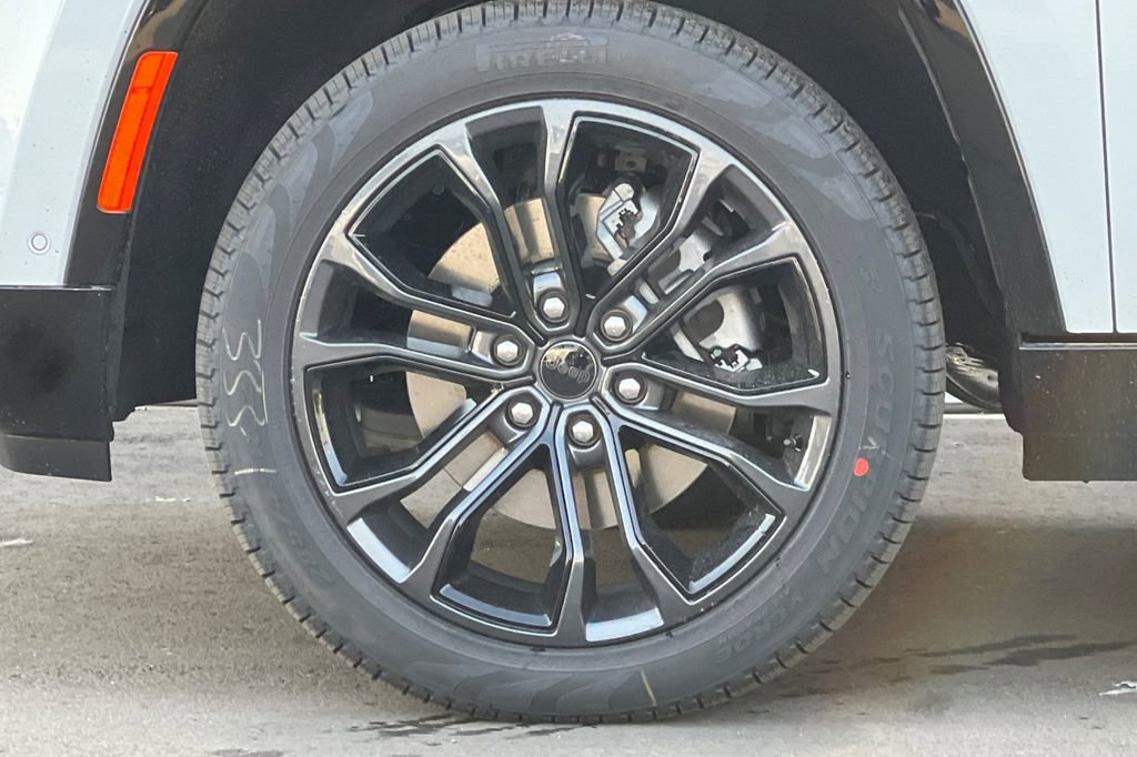 New 2026 Jeep Grand Wagoneer L Summit w/ Premium Group III image 26