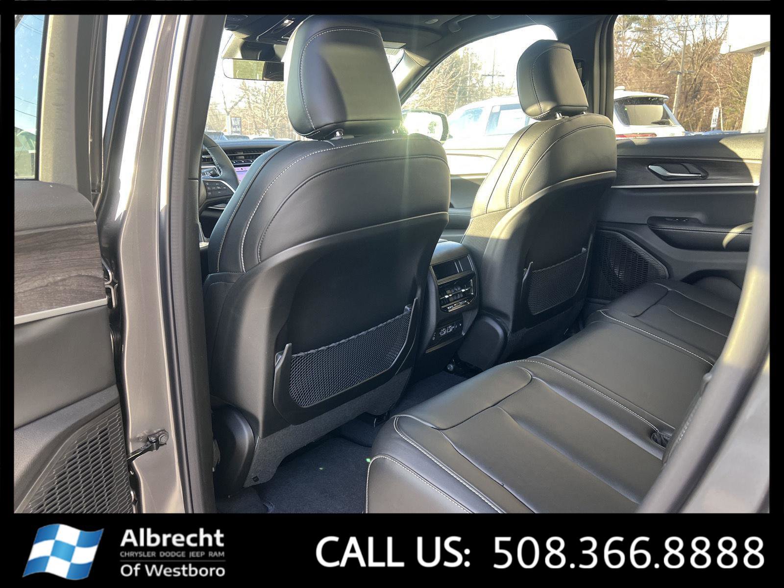 New 2025 Jeep Grand Cherokee Limited image 11