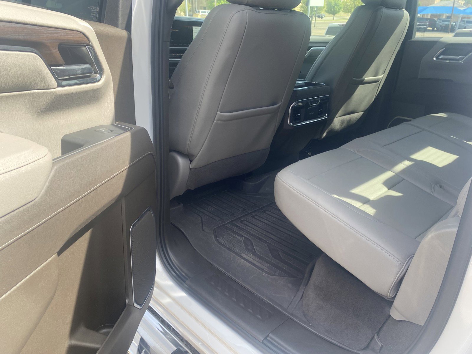 Used 2023 GMC Sierra 1500 SLT AWD/4WD image 10