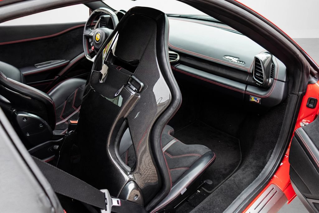 Used 2015 Ferrari 458 Italia Coupe RWD image 50