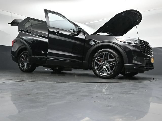 Certified 2025 Ford Explorer ST AWD/4WD image 55