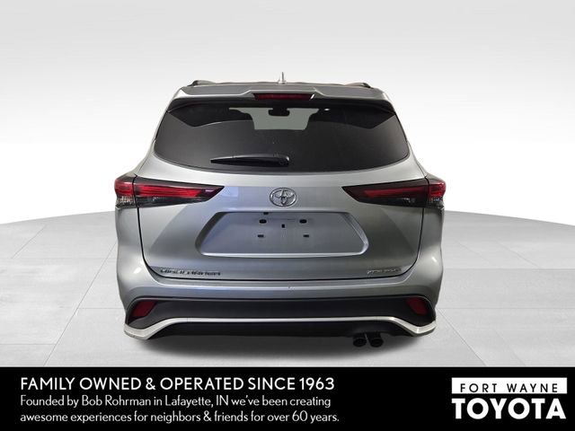 Used 2025 Toyota Highlander XSE AWD/4WD image 8