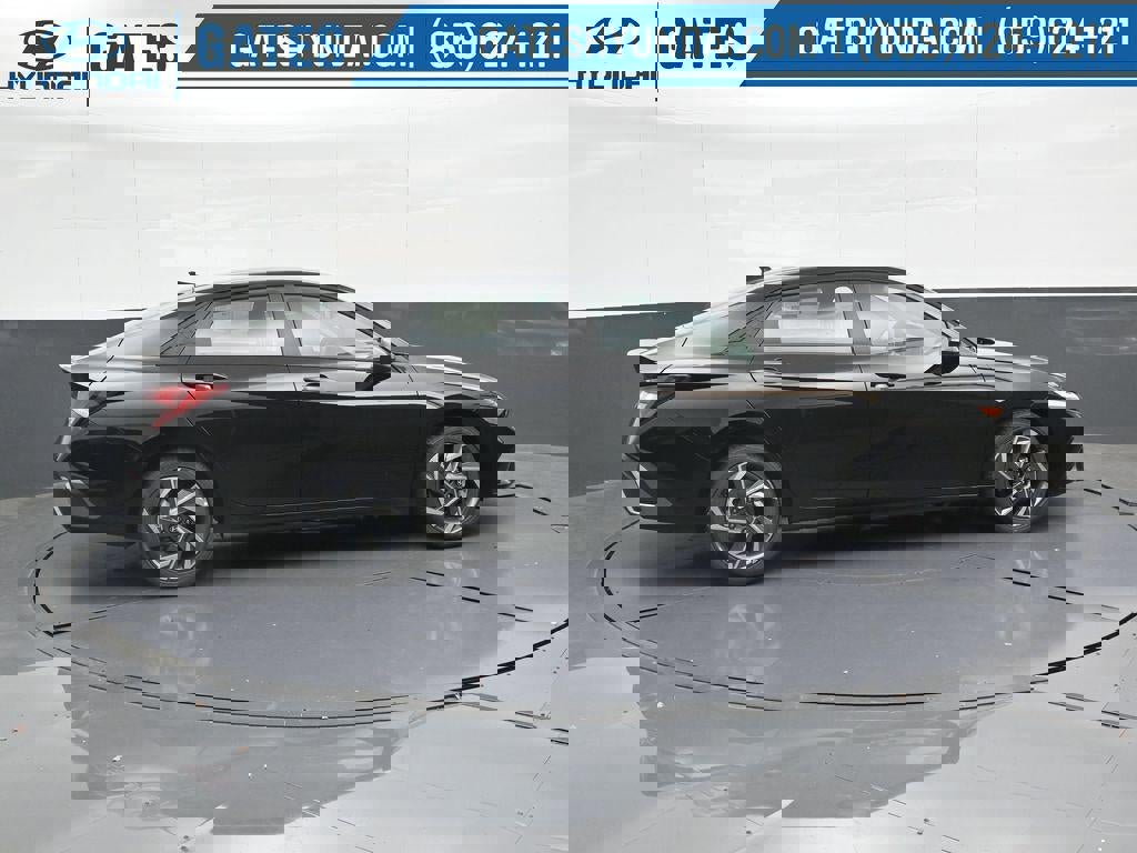 New 2025 Hyundai Elantra Sport image 3