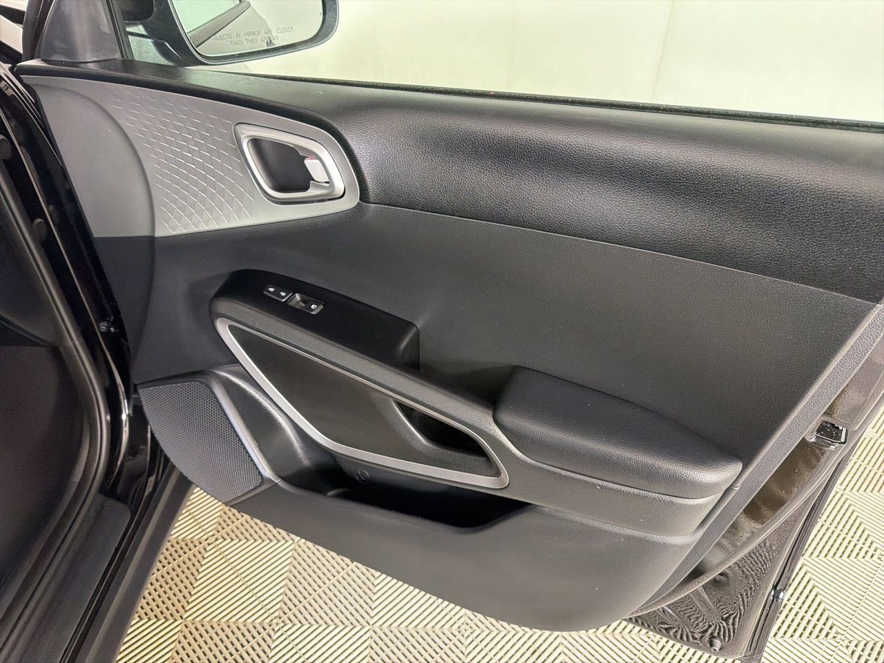 Used 2025 Kia Soul LX image 24