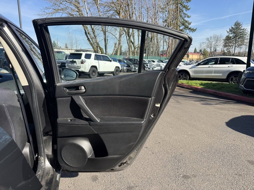 Used 2012 MAZDA MAZDA3 i Touring image 18