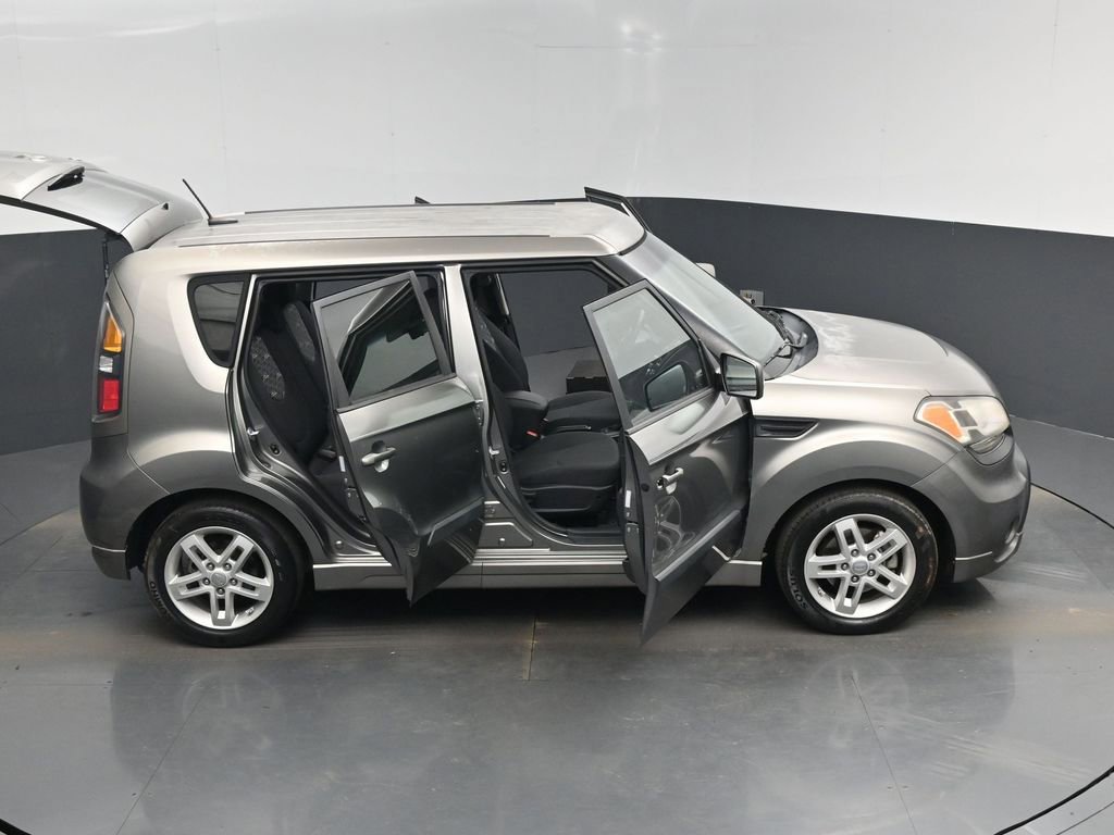 Used 2011 Kia Soul + image 18