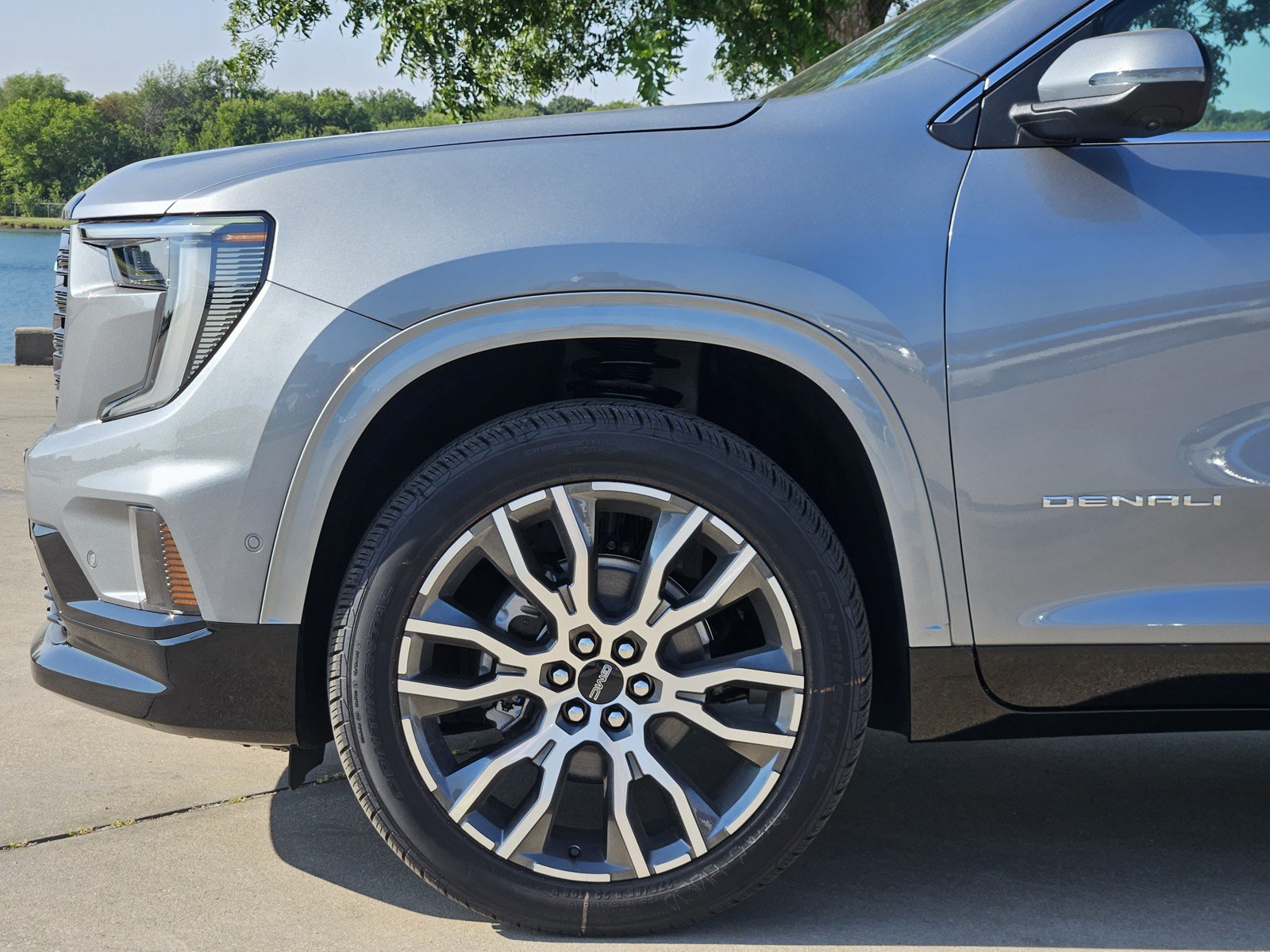 New 2026 GMC Acadia Denali Ultimate FWD image 6