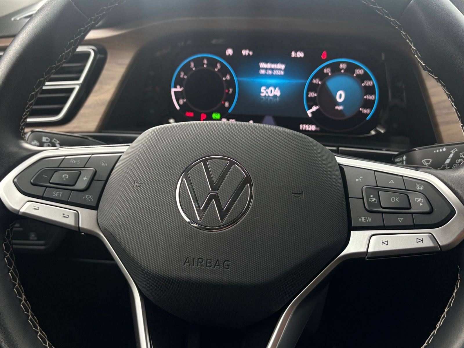Used 2026 Volkswagen Atlas SE FWD image 25