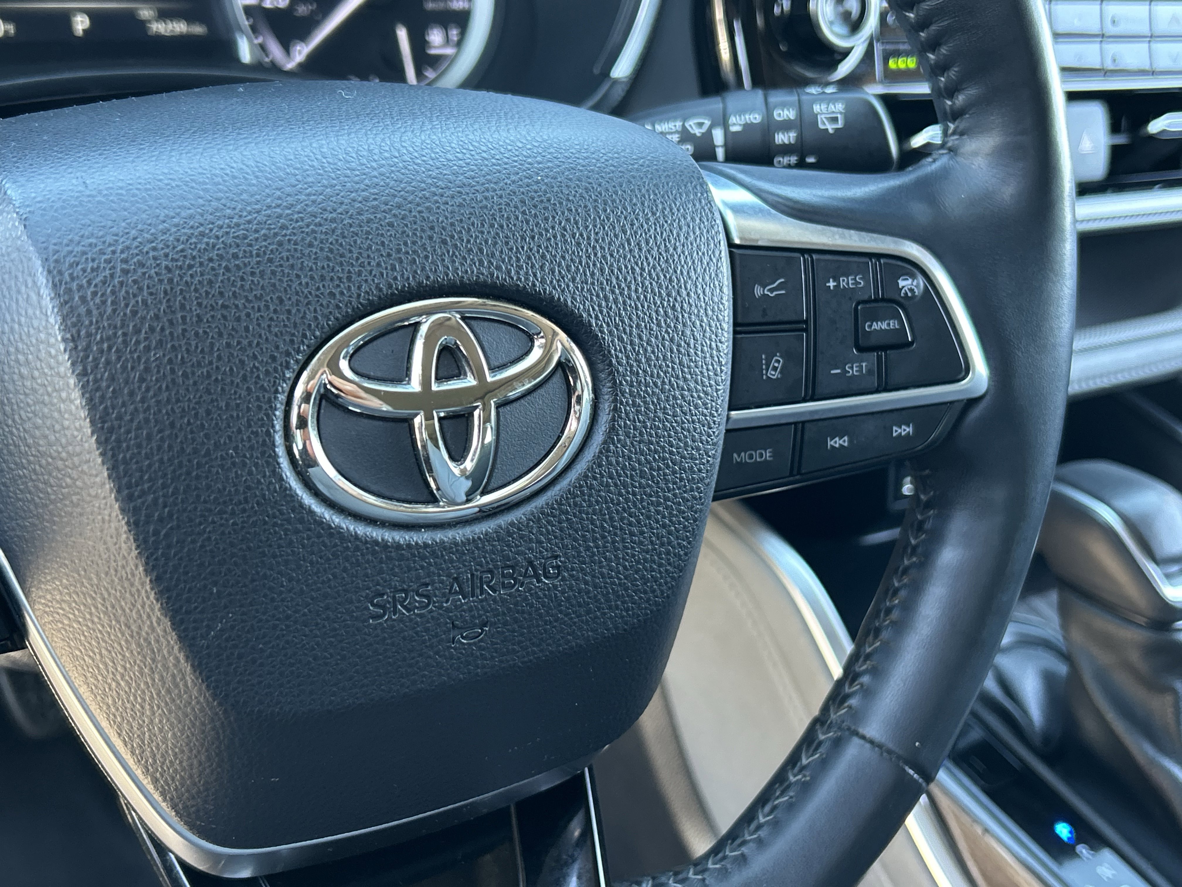 Used 2021 Toyota Highlander Platinum image 27