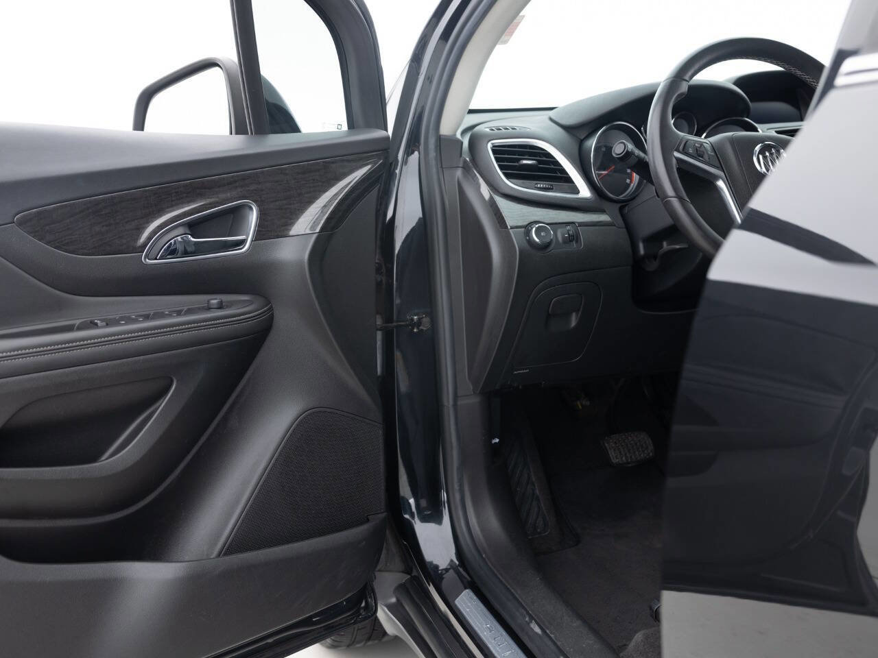 Used 2016 Buick Encore Convenience image 24