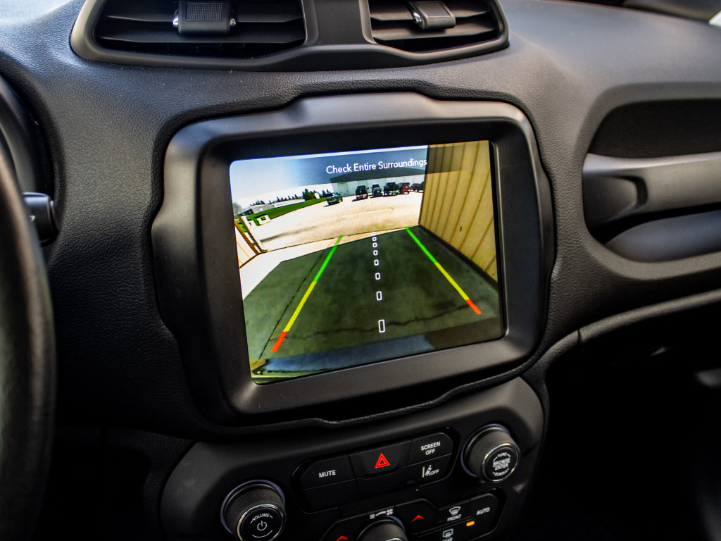 Used 2023 Jeep Renegade Limited image 35