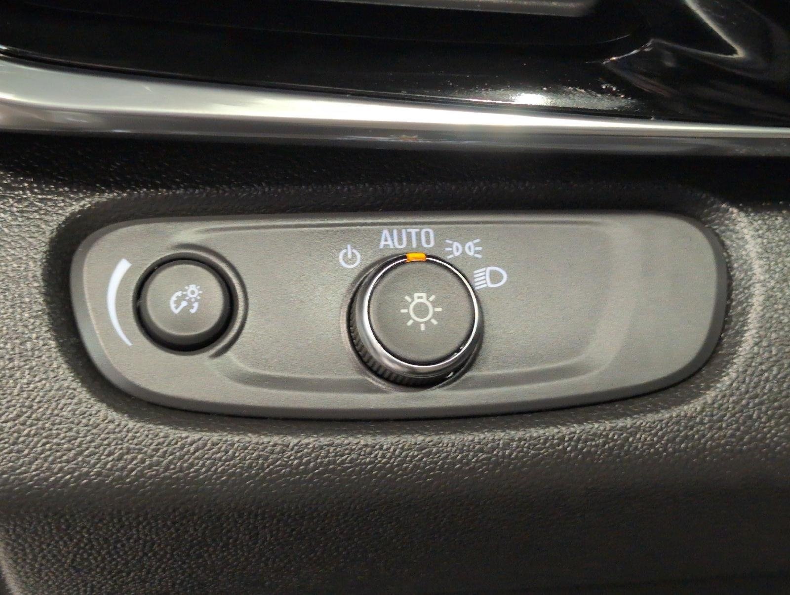 Certified 2024 Buick Envista Avenir FWD image 10
